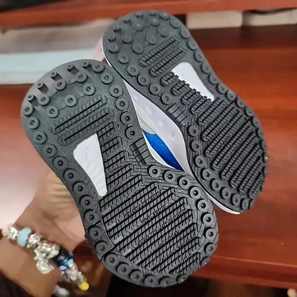 PumaWild Rider Infant 'Rollin - Ebony White'. Brand new. Size 4C - Picture 4 of 6